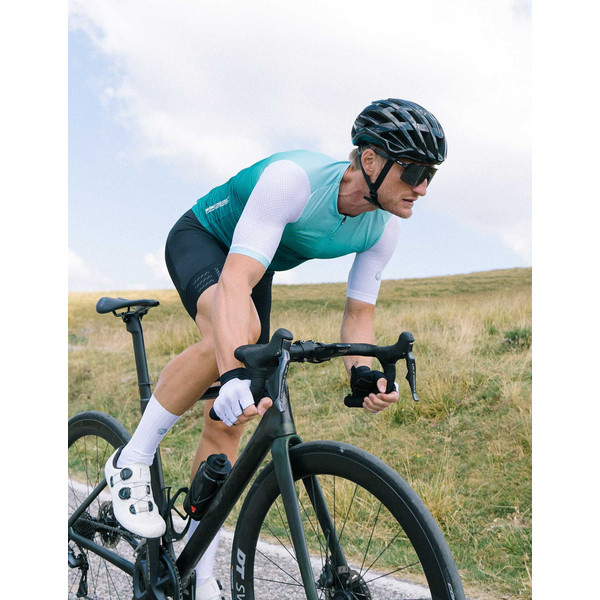 A Bicycle Line Squadra S3 kerékpáros rövidnadrág a prémium kategóriás biciklis ruházat egyik csúcsmodellje