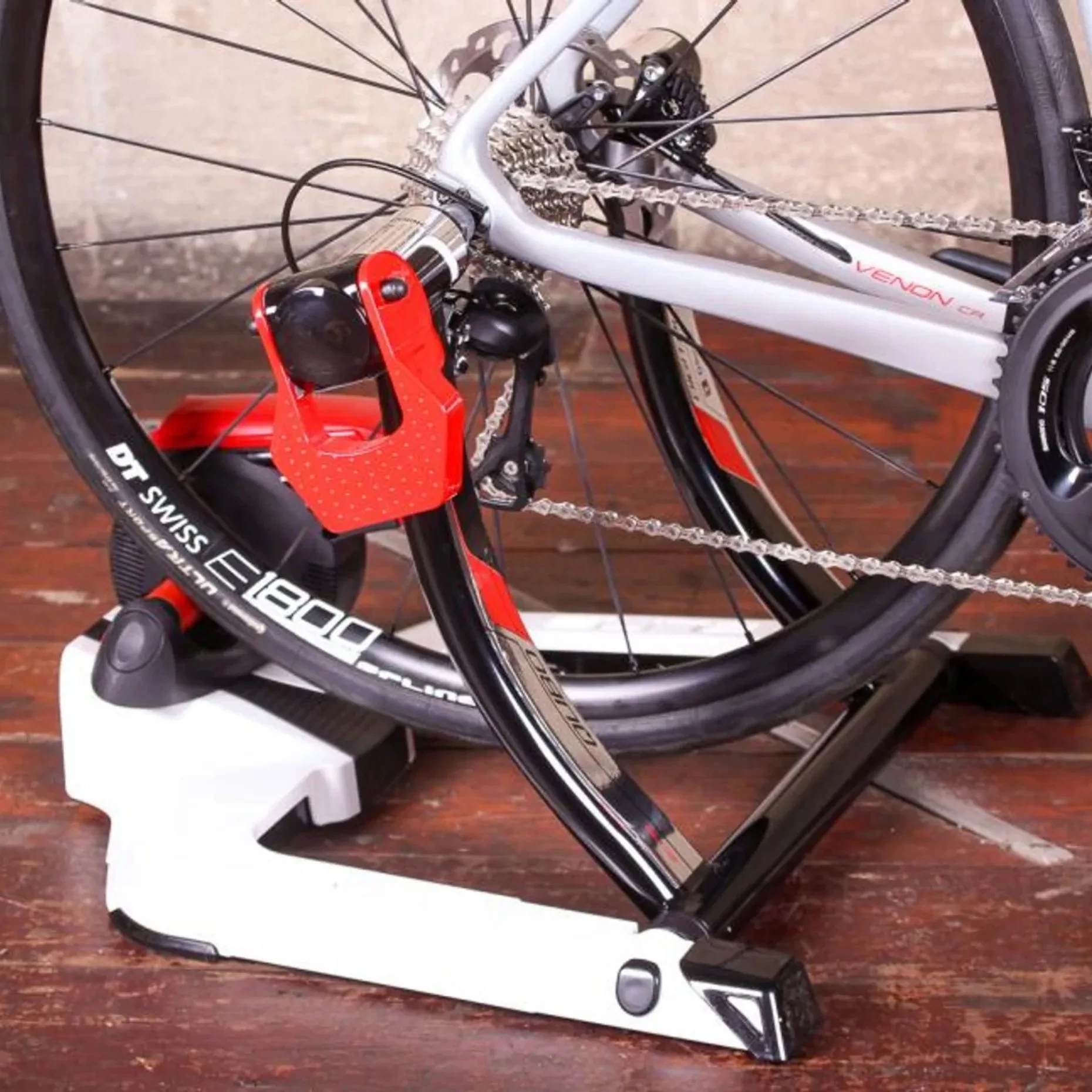 Elite Qubo Fluid folyadékfékes edzőgörgő