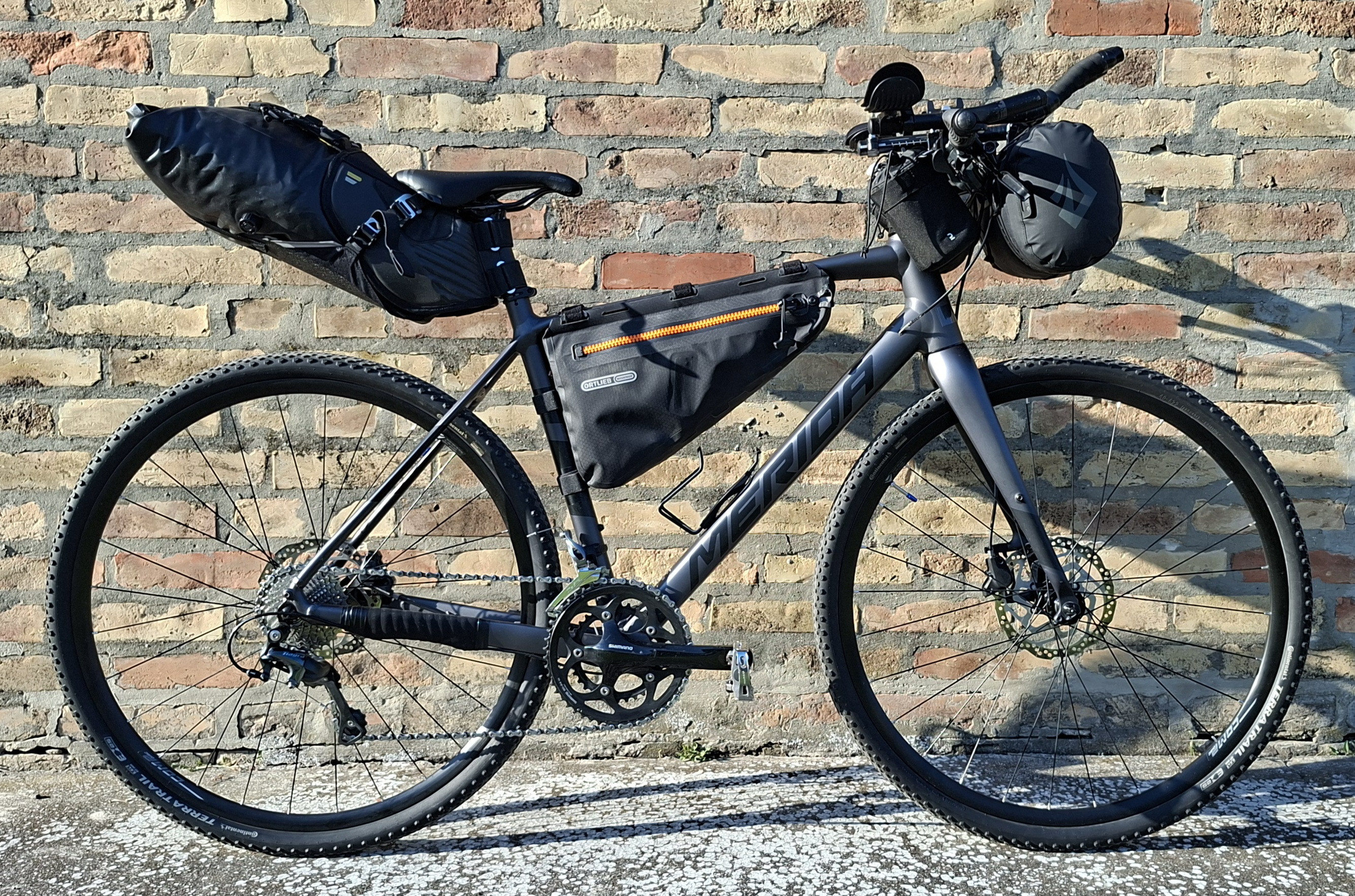 Molnár Szabolcs kerékpárja – Merida Speeder 300 (2024)