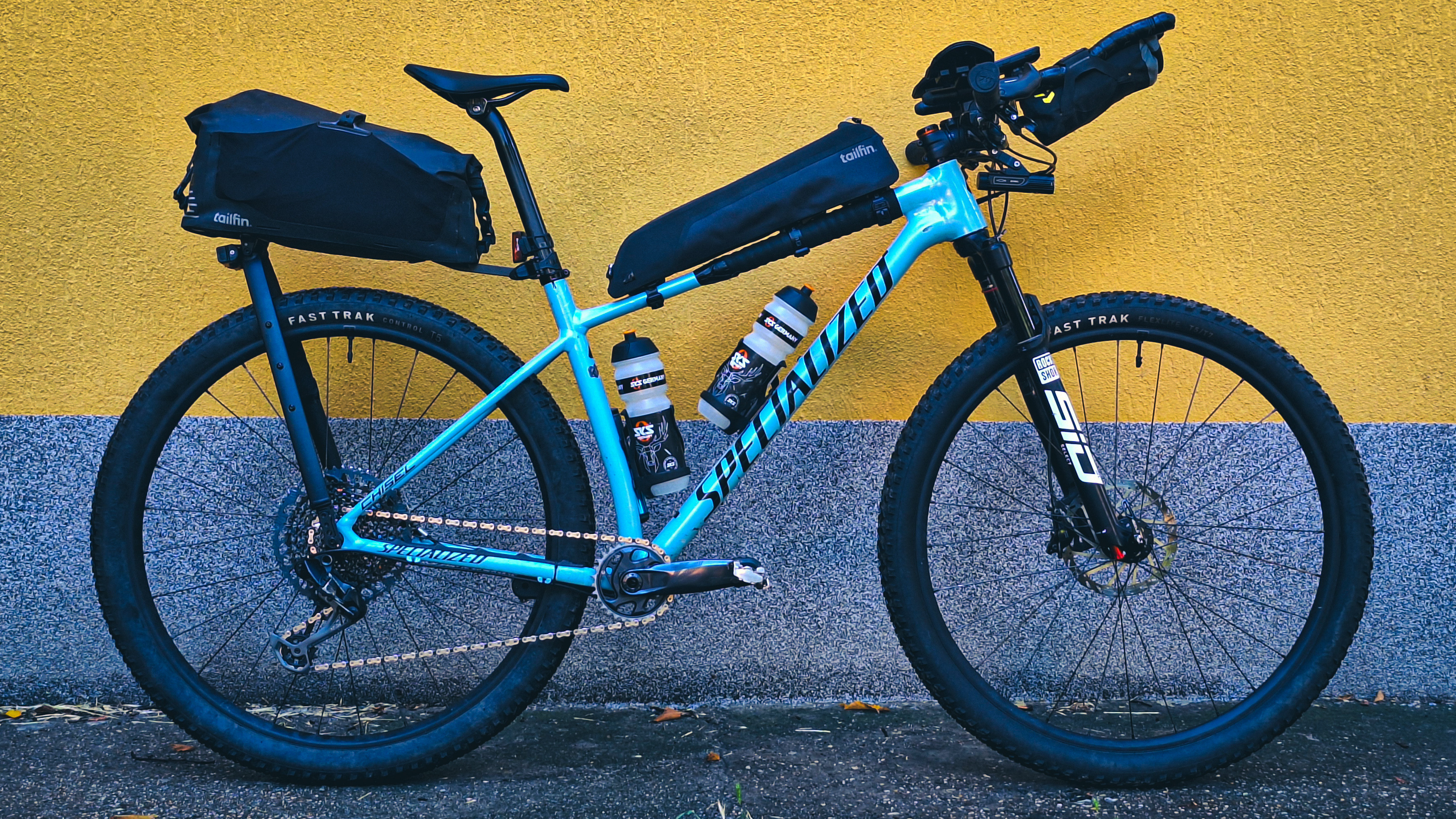 Jurászik Viktor kerékpárja – Specialized Chisel