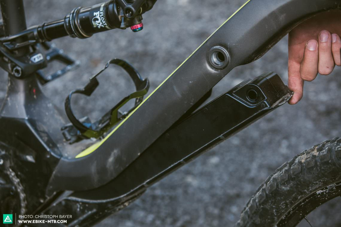 Egy Specialized Turbo Levo akkumulátor kivétel
