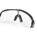 Kép 5/5 - OAKLEY SUTRO LITE Matte Carbon/Clear to Black Iridium Photochromic szemüveg