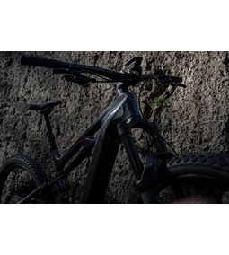 Bianchi E-Vertic FX Pro: íme a 750 Wh-s karbon elektromos kerékpár!