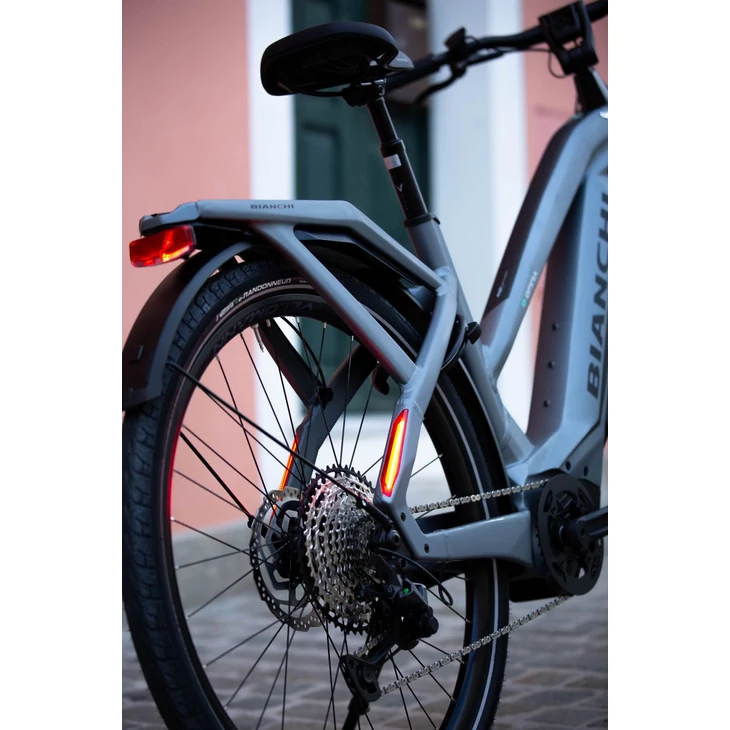 BIANCHI 25 E-OMNIA T LADY XT 12sp Bosch 625Wh Fekete L női kerékpár