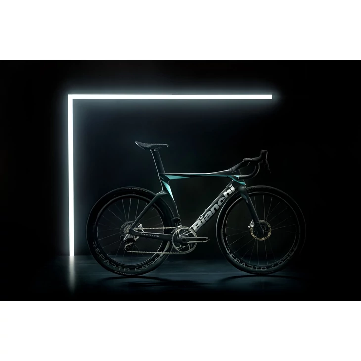 BIANCHI OLTRE COMP Ultegra Di2 12sp kerékpár (2025)