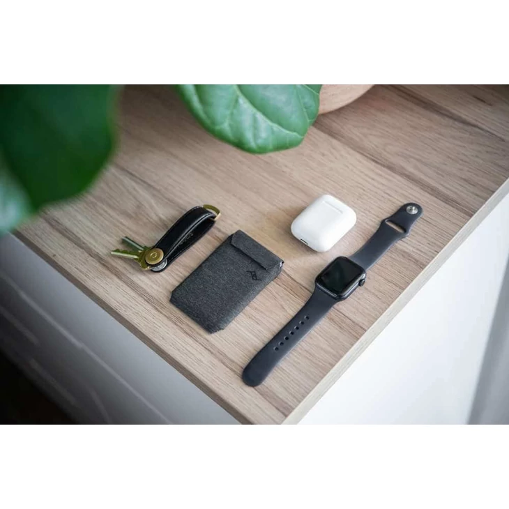 PEAK DESIGN MOBILE WALLET SLIM Charcoal tárca kiegészítő
