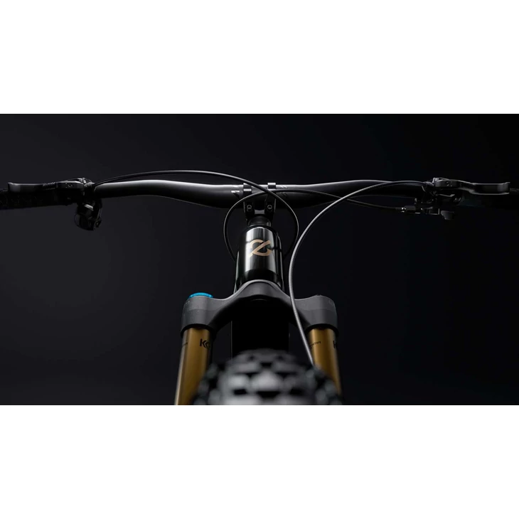 AMFLOW PL CARBON Avinox 700 Wh Black M kerékpár