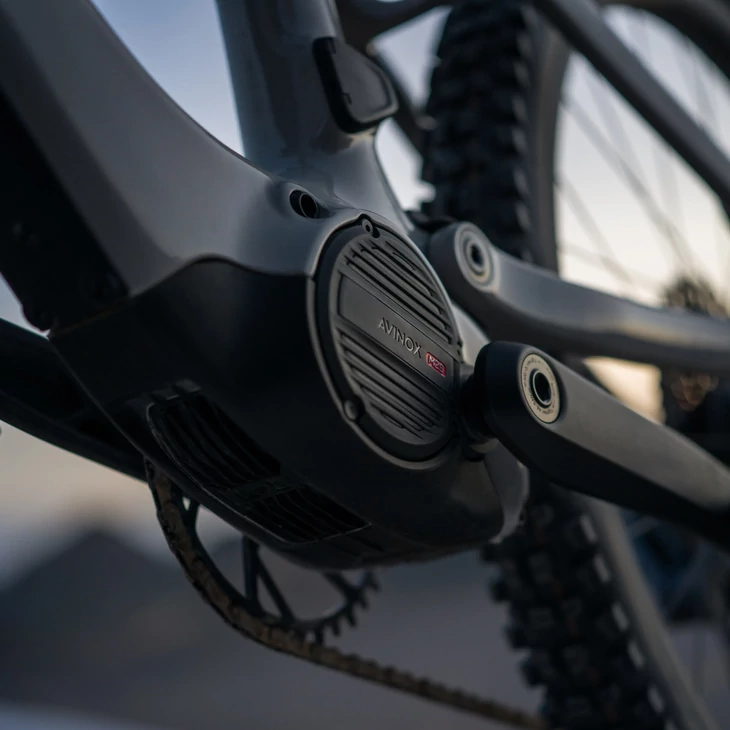 AMFLOW PX CARBON Avinox 700 Wh Black M kerékpár