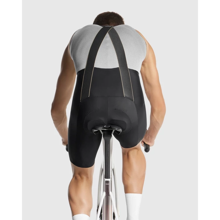 ASSOS 1/3 MILLE GTO S11 kantáros rövidnadrág