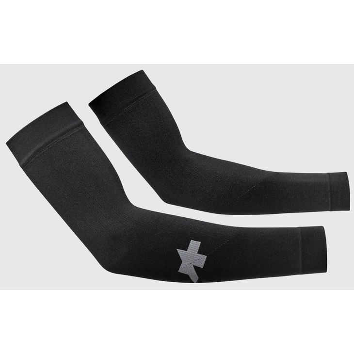 ASSOS 1/3 UV PROTECTOR P1 Black 0 karmelegítő