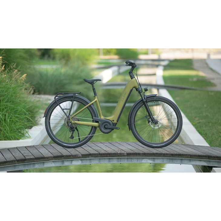 CUBE 26 TOURING HYBRID PRO 800 goldenlime'n'black Easy Entry 46 cm női kerékpár