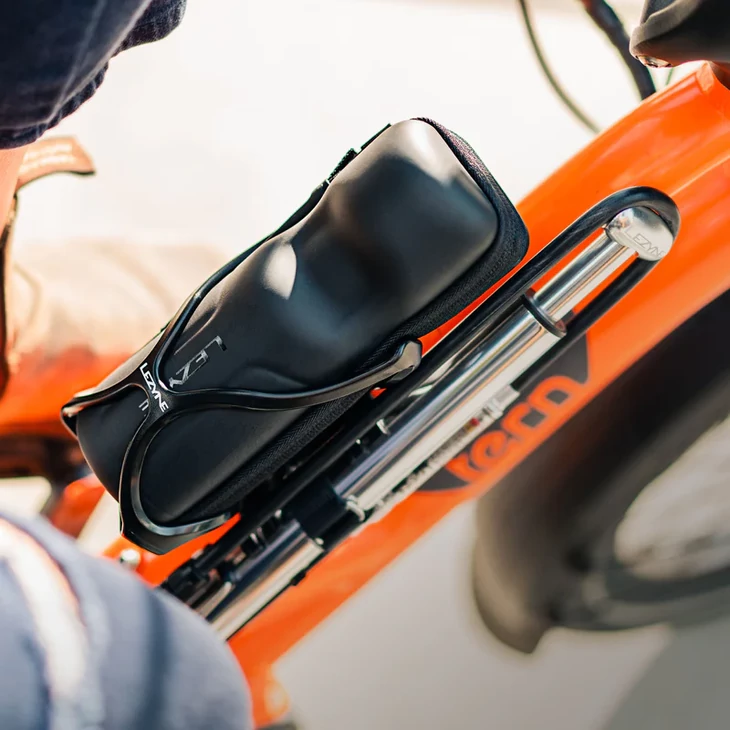 LEZYNE FLOW TOOL CADDY PRO szerszámos táska kulacstartóba