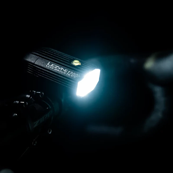 LEZYNE LITE DRIVE 1200  első lámpa